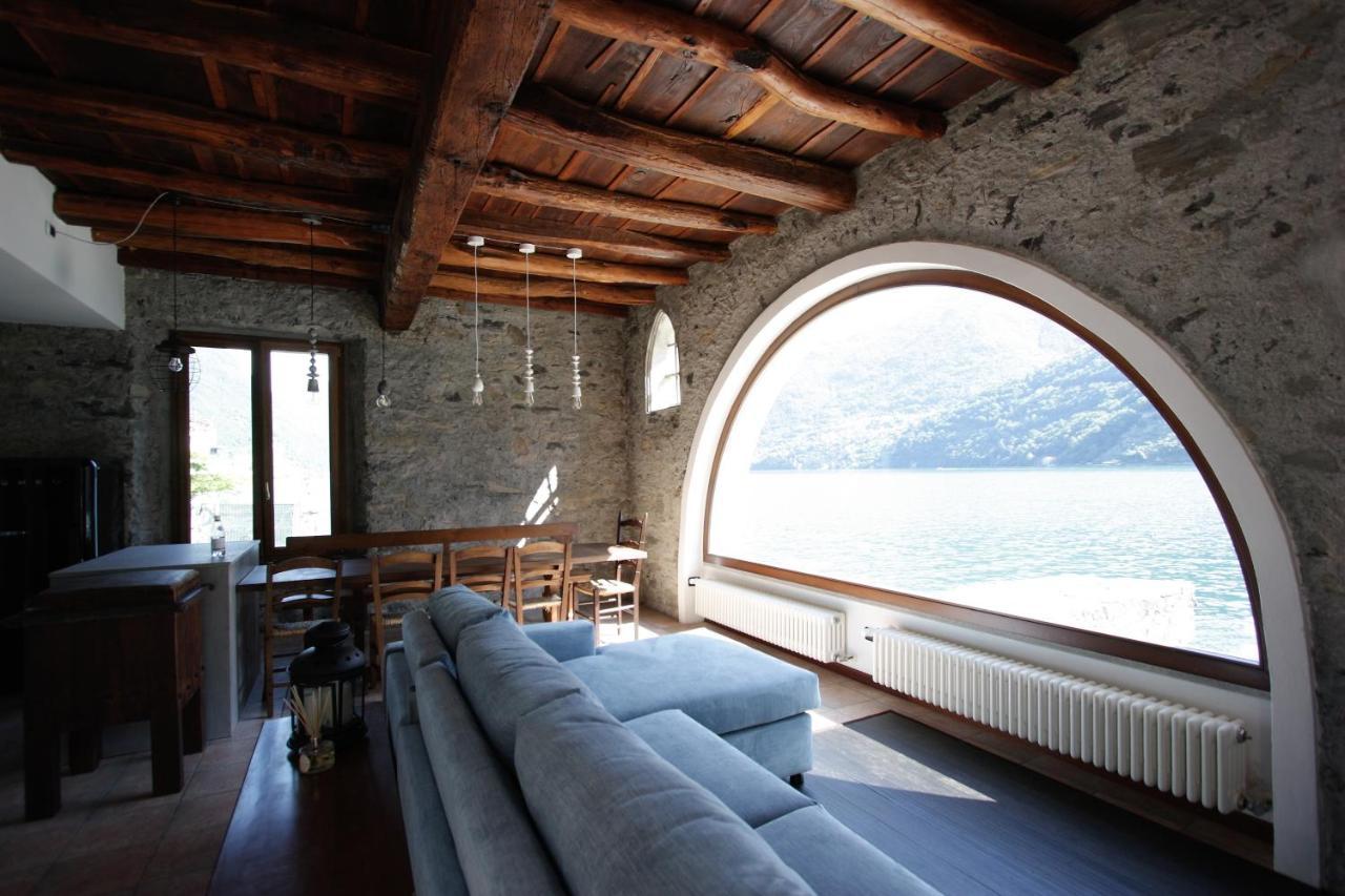 House On The Lake Shore Of Laglio Exterior photo