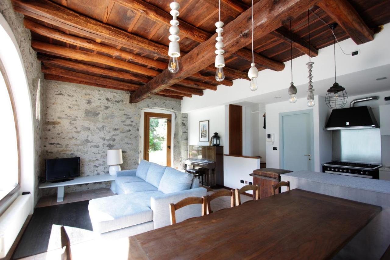 House On The Lake Shore Of Laglio Exterior photo